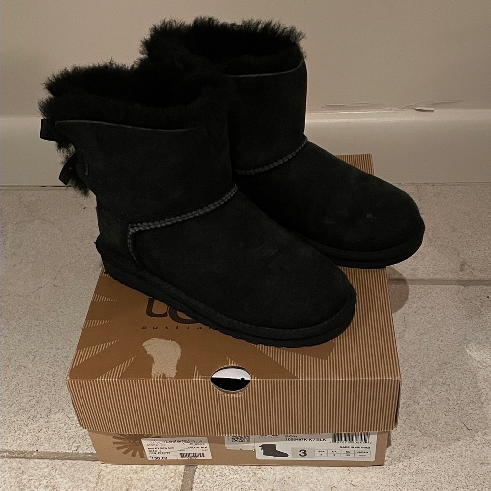 UGG Black Mini Bailey Bow Boots - Girls Size 3